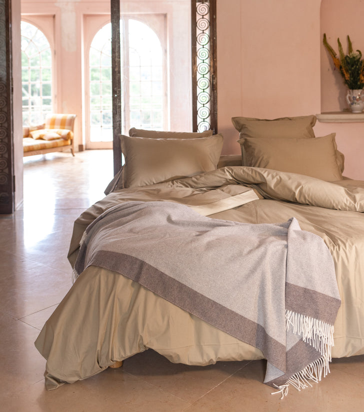 beige