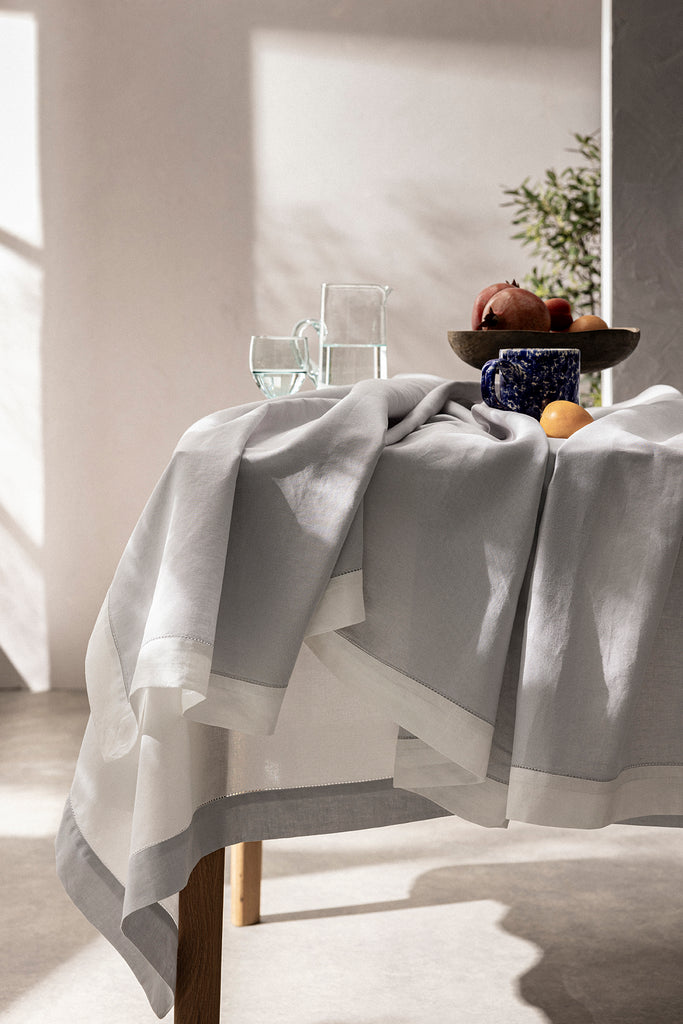 Nappe en lin lavé et coton Pierre / blanc