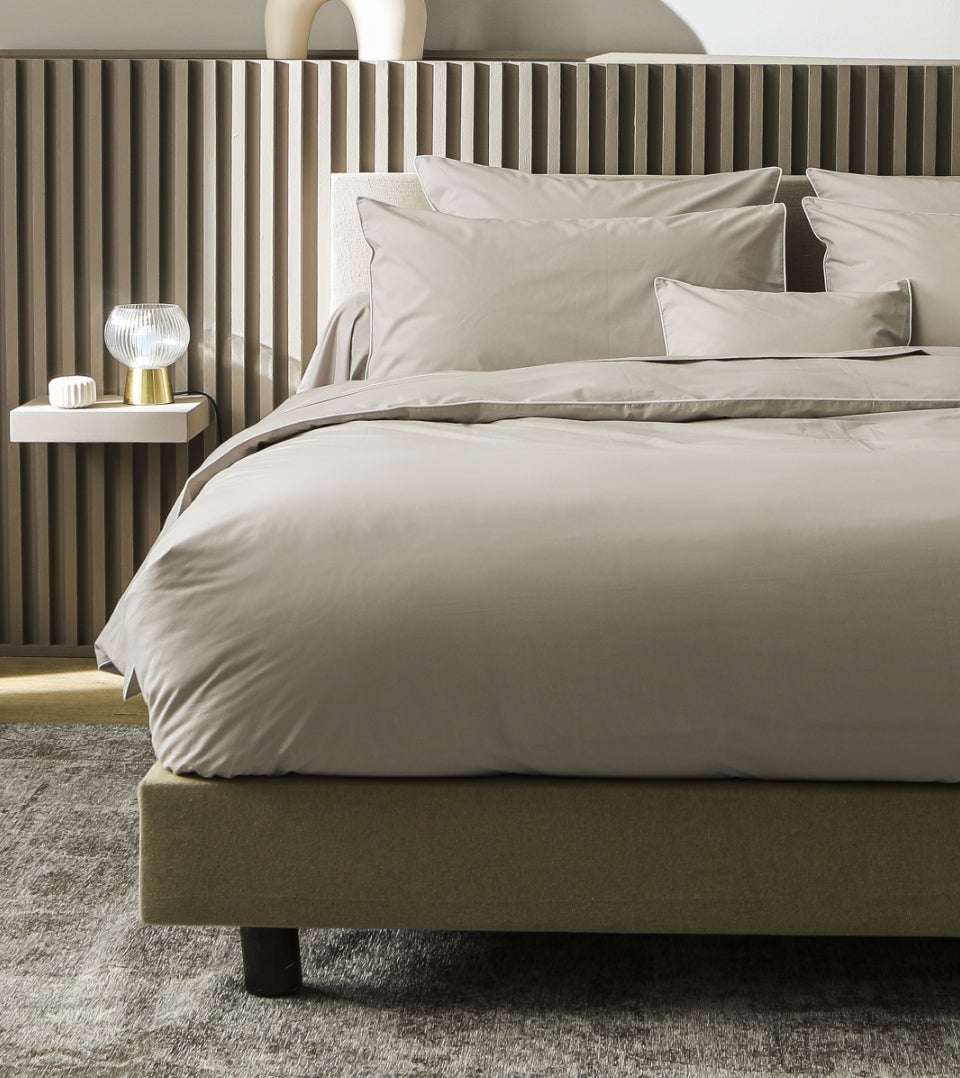 greige-passepoil-blanc