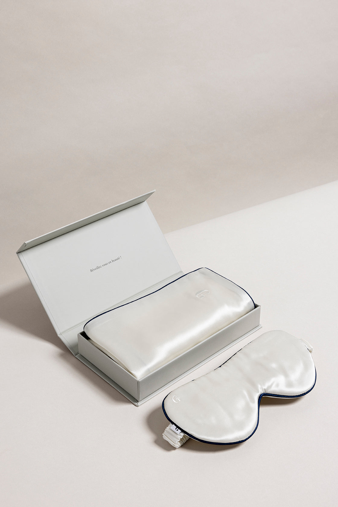 Coffret taie d’oreiller et masque de nuit en soie - alternate view