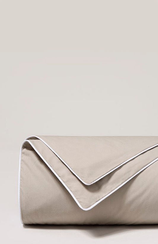 greige-passepoil-blanc featured