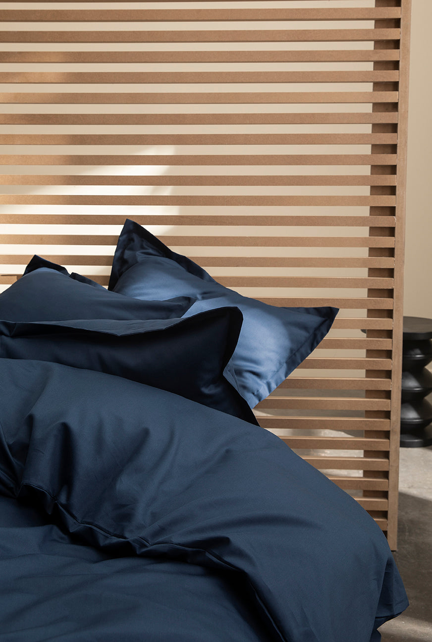 Drap plat satin uni Bleu minuit